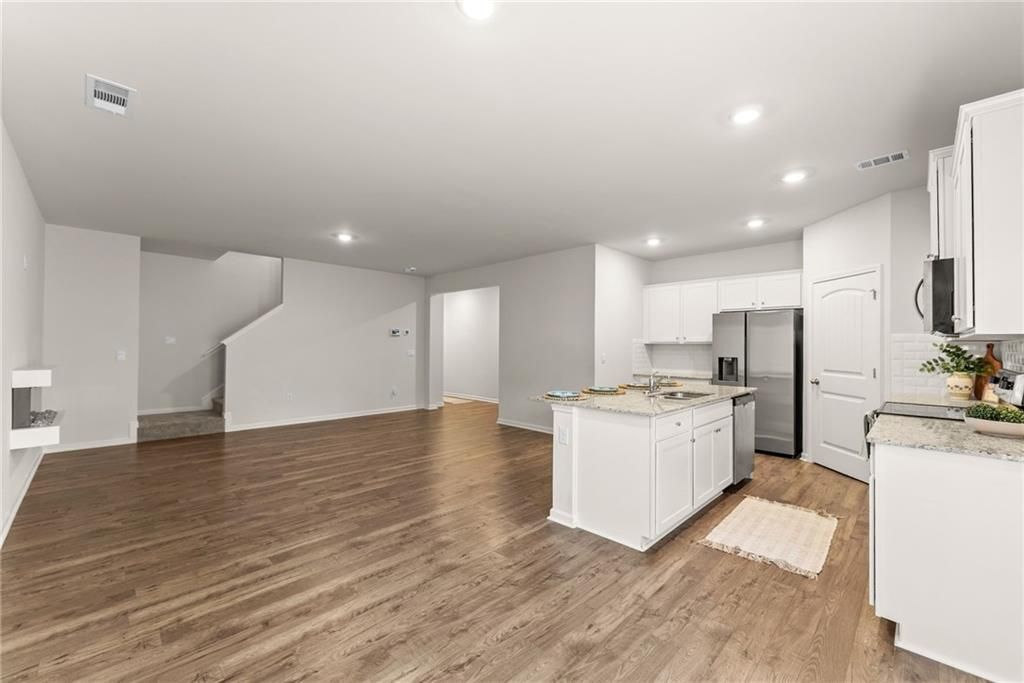 Building Photo - 300 Stoneybrook Dr