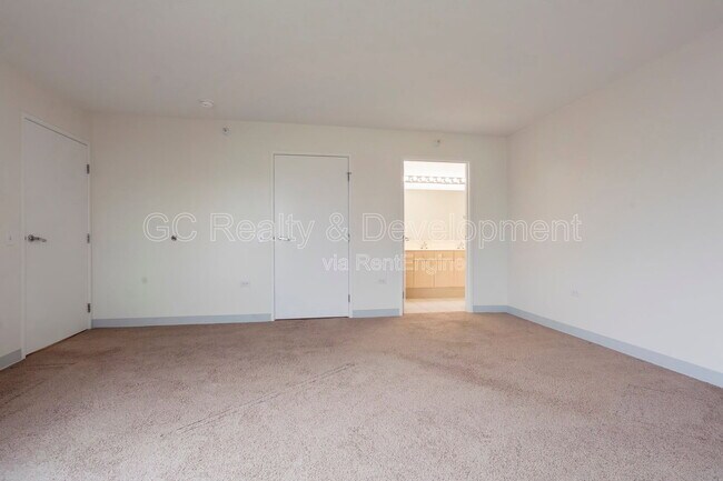 Building Photo - 1720 Maple Ave