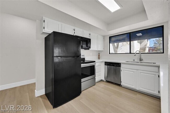 Building Photo - 2625 Red Rock St