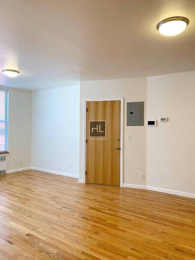 Building Photo - DUPONT STREET