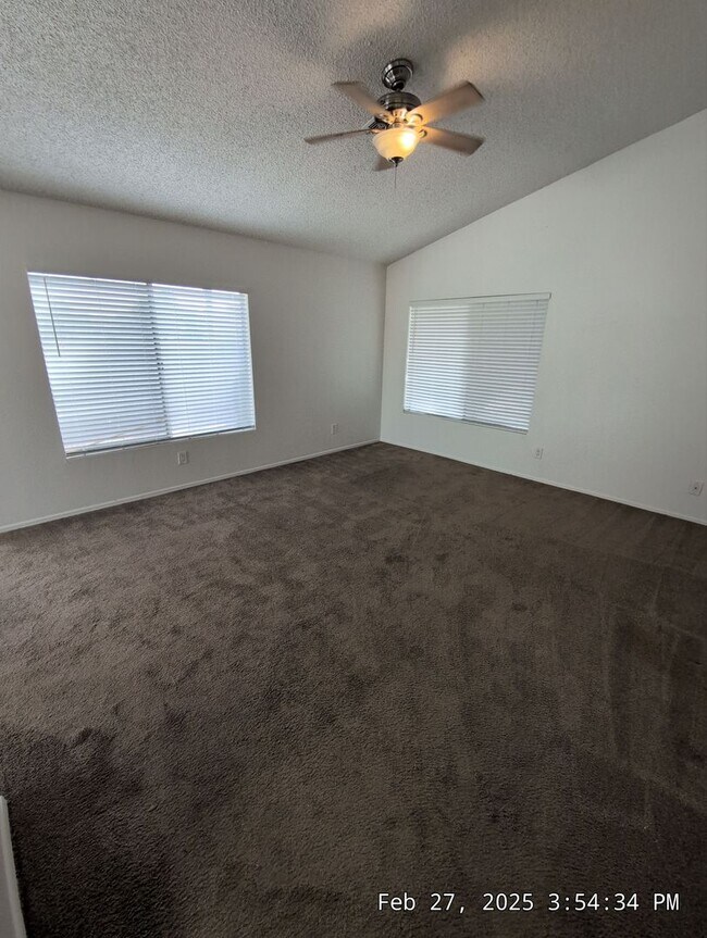 Building Photo - Welcome to your new cozy, immaculate and spacious home!