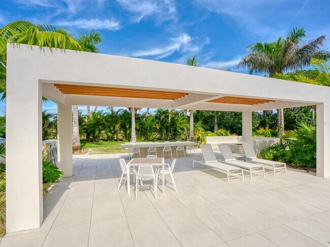 Building Photo - 1511 Gulf of Mexico Dr