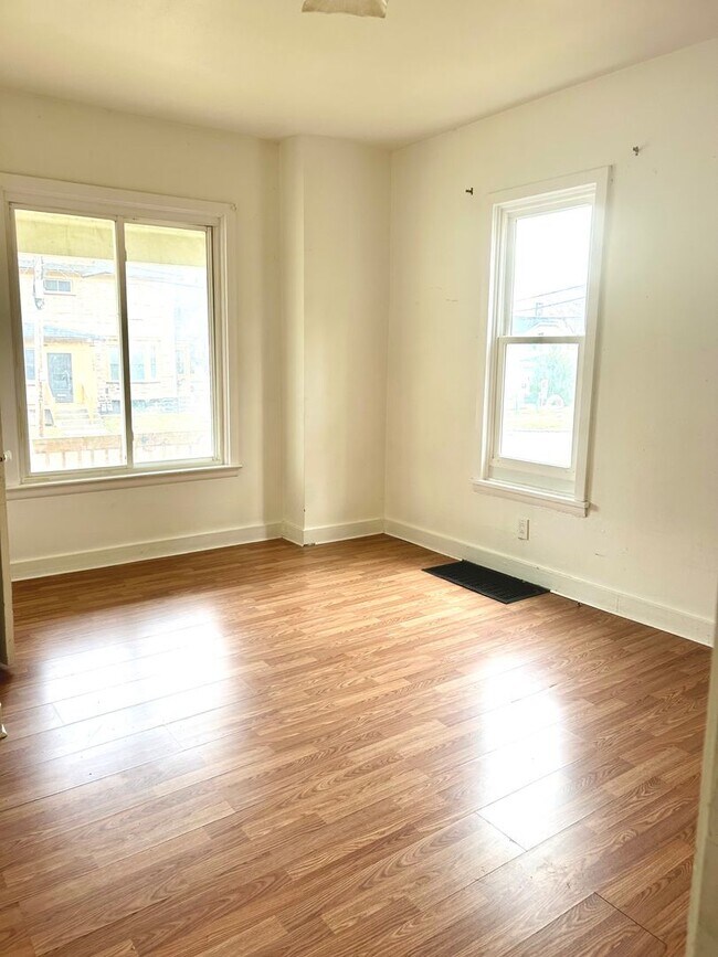 Building Photo - 155 Glenwood Ave