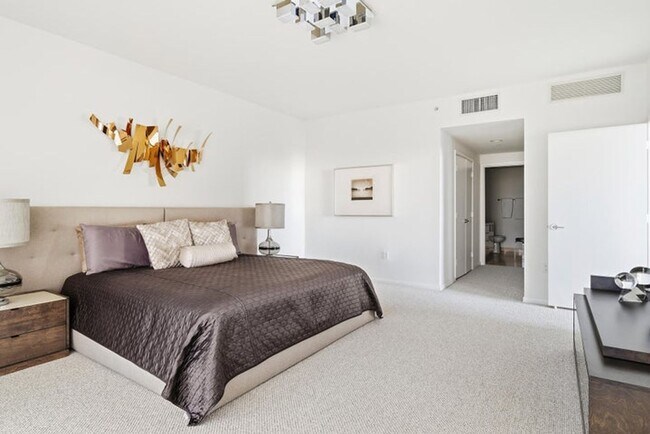 Building Photo - 550 Okeechobee Blvd