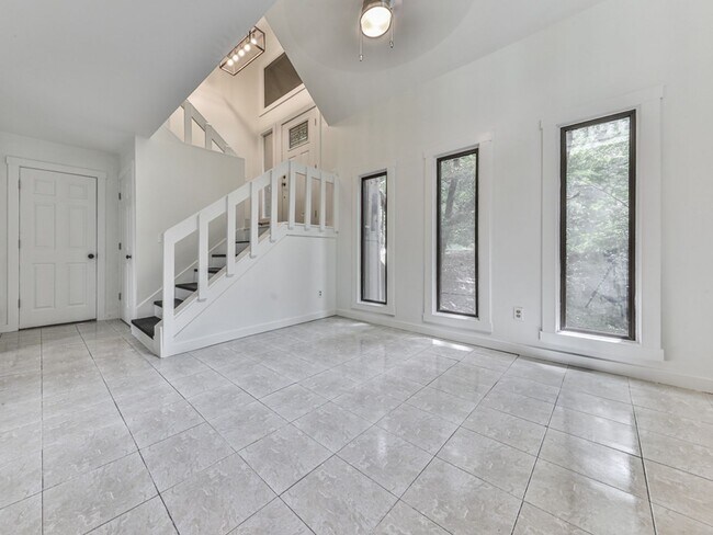 Building Photo - 932 Blackwell Trail