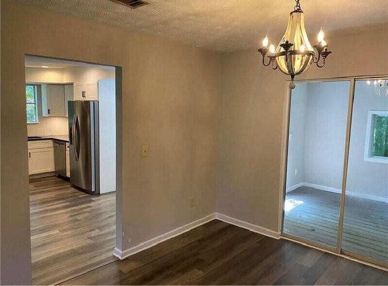 Building Photo - 2675 Wildflower Ln SW