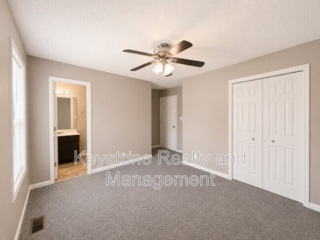 Building Photo - 1920 Timberline Cir