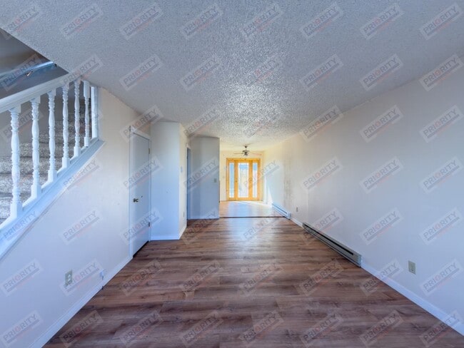 Building Photo - Townhome with a garage