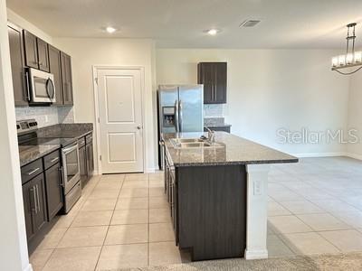 Building Photo - 4965 NE 14th Pl