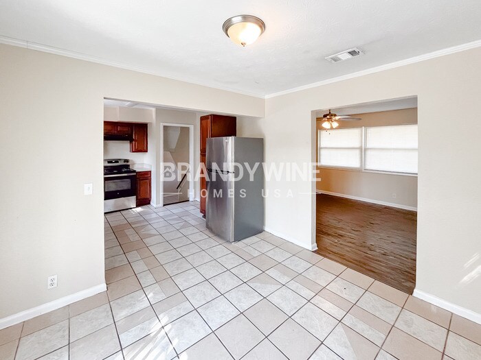 Building Photo - 930 Jorick Ct W