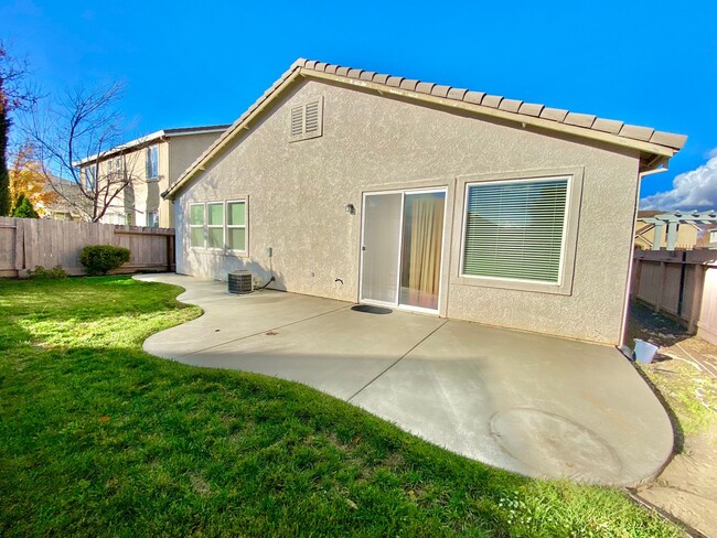 Building Photo - Beautiful Single Story Home with Local Park a Block Away!