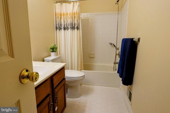 Building Photo - 34 Windsor Pond Rd