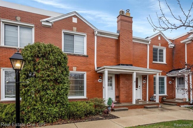 Building Photo - 699 St Clair Ave