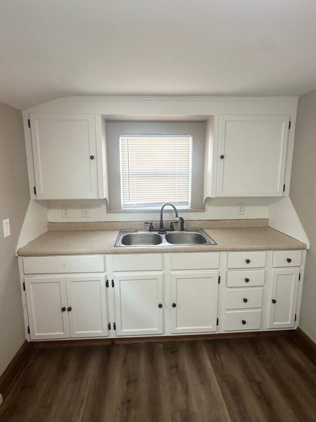 Building Photo - Charming 2 Bedroom, 1 Bathroom Home for Rent!