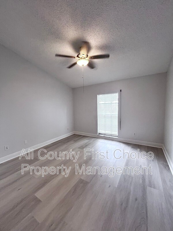 Building Photo - 12733 Gorda Cir E