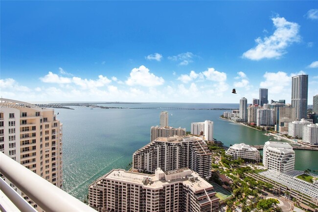 Building Photo - 848 Brickell Key Dr