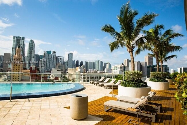 Building Photo - 888 Biscayne Blvd