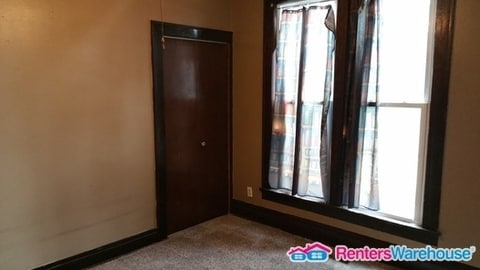 Building Photo - 407 N Elm Ave