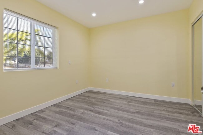 Building Photo - 2149 Glendon Ave