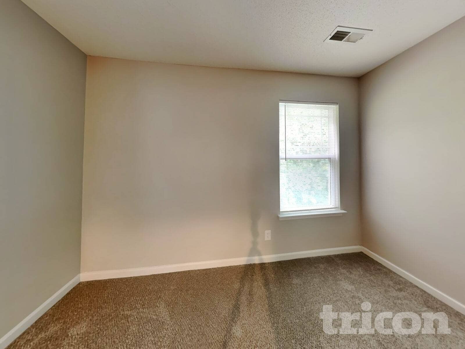 Building Photo - 186 English Hills Dr