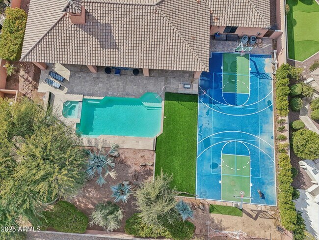 Building Photo - 351 N Cloverfield Cir