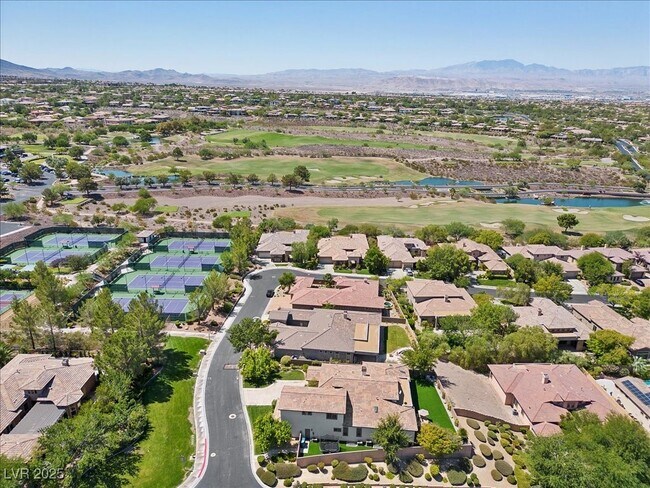Building Photo - 8 Shade Valley Ln