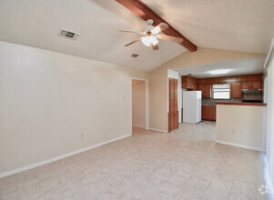 Building Photo - 2 Weeks FREE RENT!!! Charming 3 Bedroom 1....