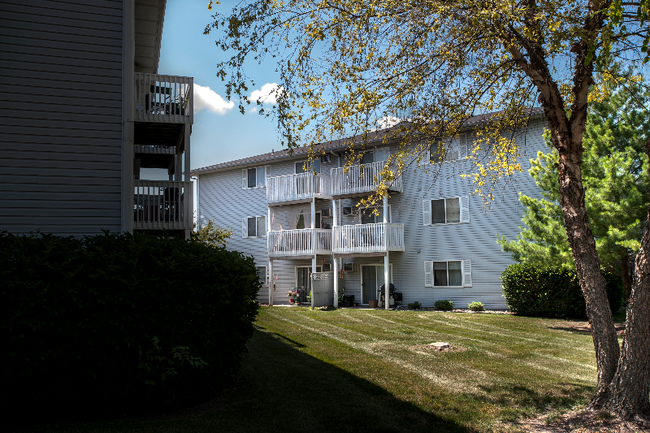 Building Photo - 901 7th Ave SE