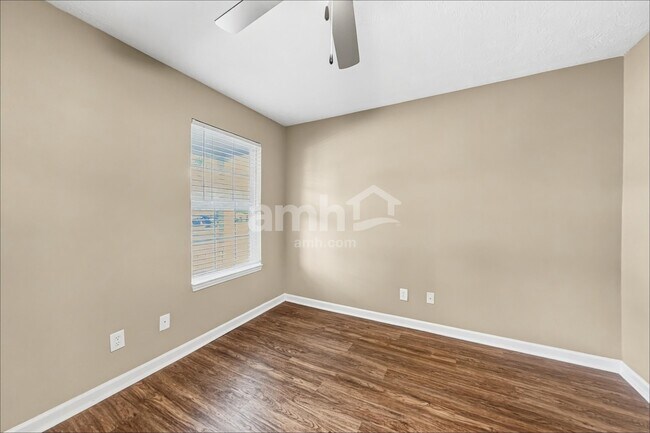 Building Photo - 2521 Monarchy Ln