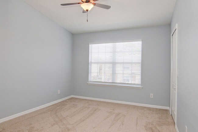 Building Photo - RENT BY MAY 15TH and RECEIVE 2 WEEKS OFF Y...