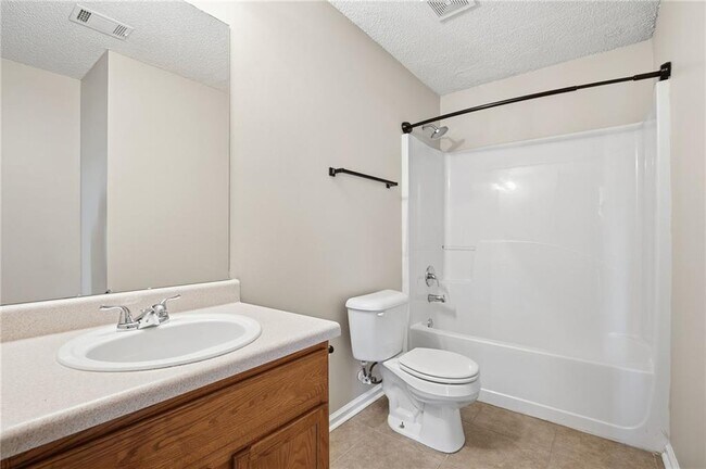 Building Photo - 5949 Idlewood Pl