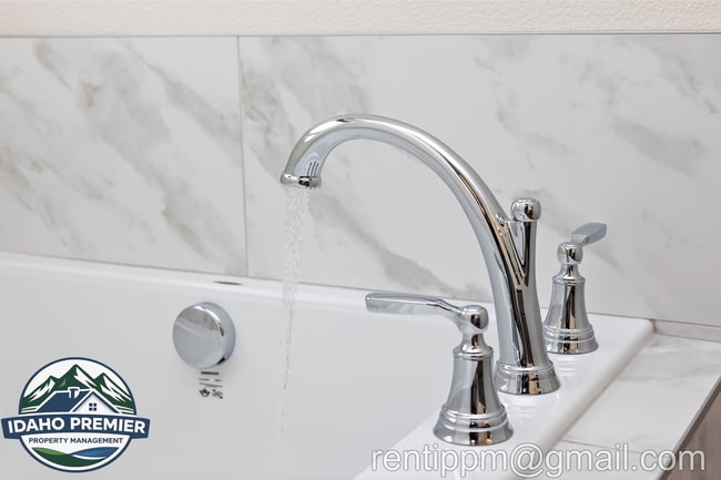 Building Photo - 7642 E Lightfoot St