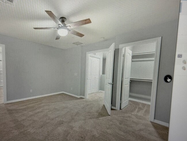 Building Photo - Magnificent Townhome Located In Quail Ridge Community!