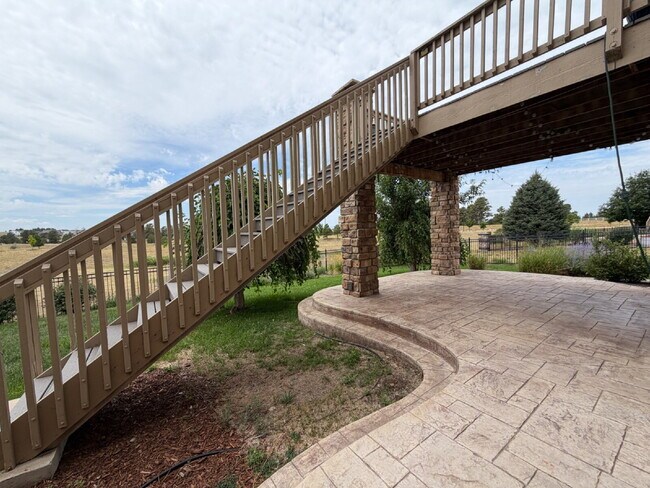Building Photo - Luxurious 5-Bed Oasis with Scenic Views and Elegant Finishes in Blackstone Country Club, Includes...