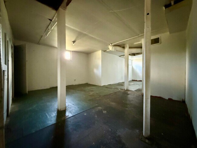 Building Photo - 280 Mason Ave