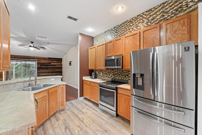 Building Photo - 12239 Plumbridge Ln