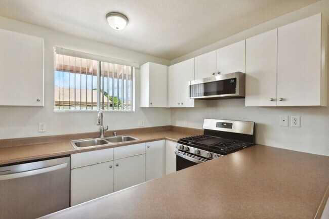 Building Photo - 32125 Sky Blue Water Trail