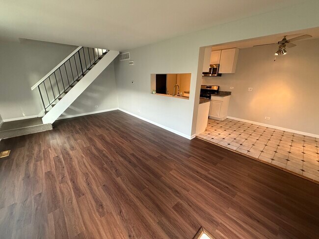 Building Photo - 362 Farmington Ln