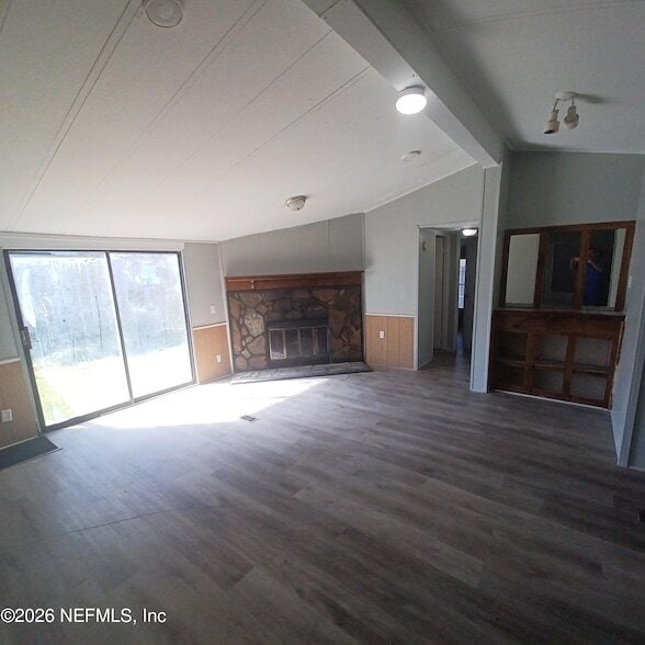 Building Photo - 10262 Roadway Dr