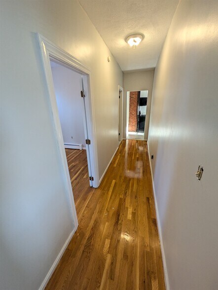 Building Photo - 66 Morton Ave