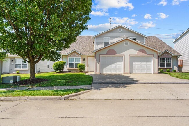 Building Photo - 2405-2407-2407 Northampton Dr