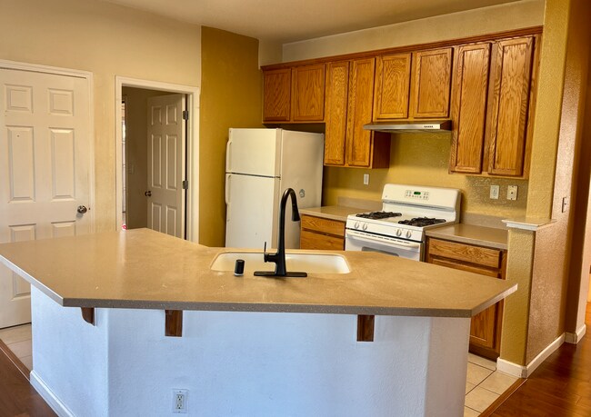 Building Photo - Cute As A Bug 4/2 *SOLAR* Natomas!  Please reference ad for viewings!