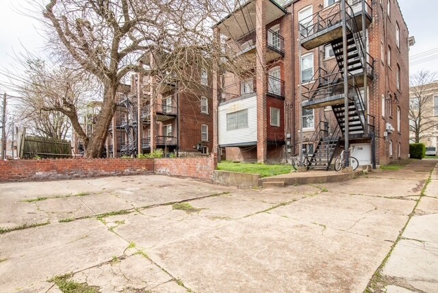 Building Photo - 738 Kingsland Ave