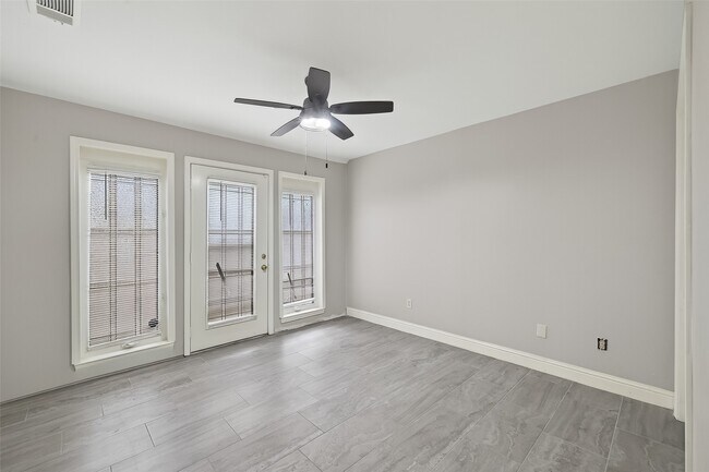 Building Photo - 7735 Teal Run Dr