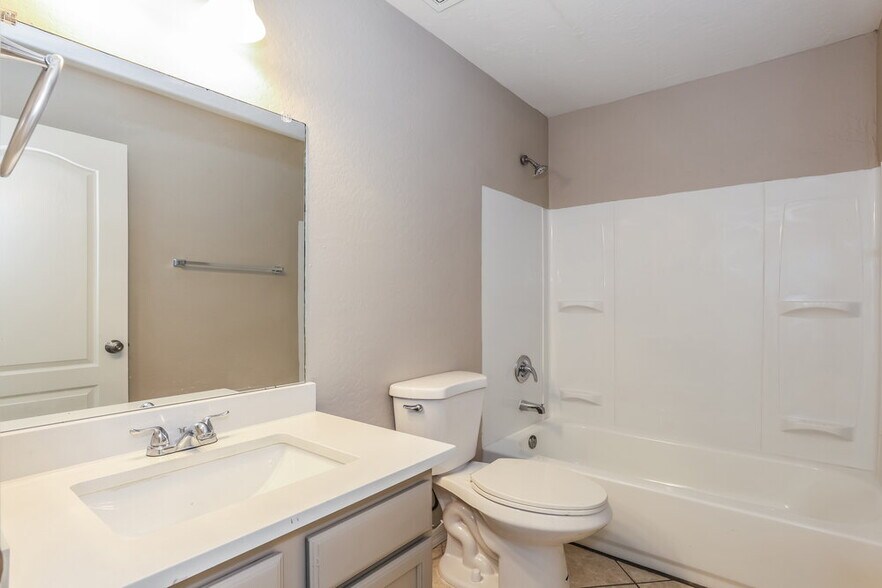 Building Photo - 3251 W Jessica Ln