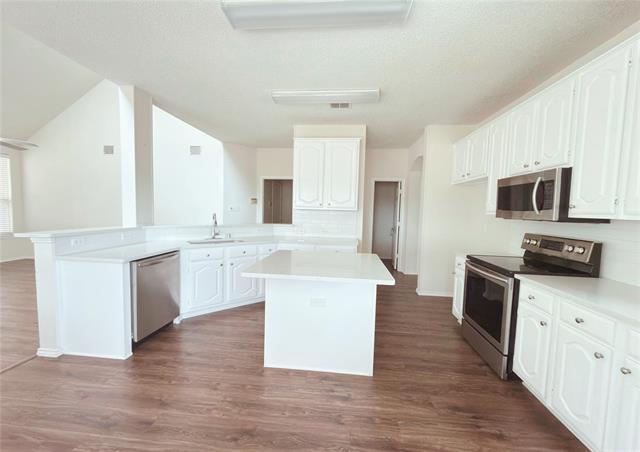 Building Photo - 1196 Winnipeg Dr