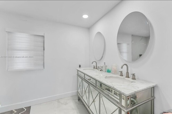 Building Photo - 164 Blue Harbor Dr