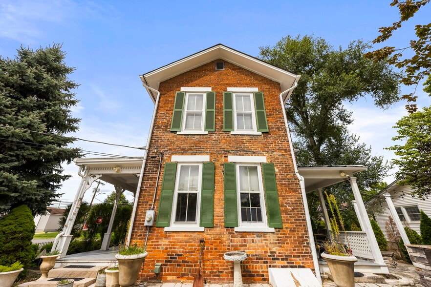 Building Photo - 161 E College Ave