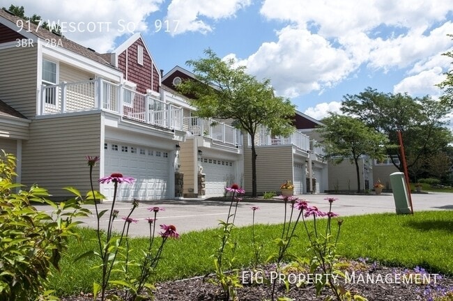 Building Photo - 917 Wescott Square