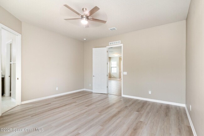 Building Photo - 735 Lanai Cir